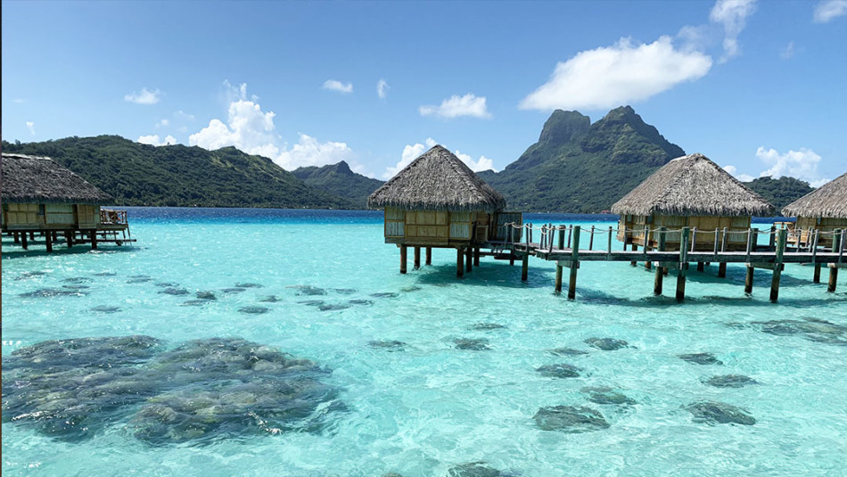 How to Honeymoon on a Modest Budget in French Polynesia / Bora Bora